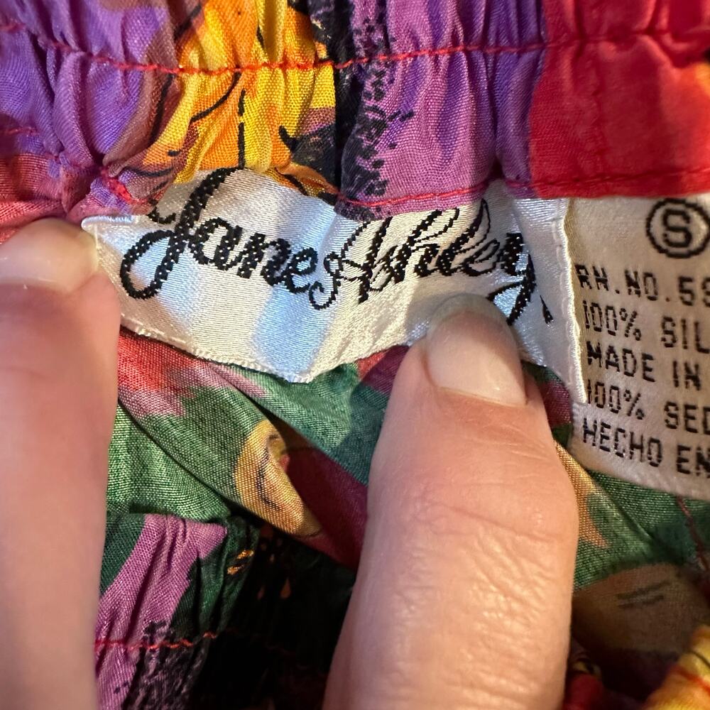 Vintage 90s 100% Silk Baroque Floral Scroll Shorts Rare Statement Piece Small - Picture 8 of 9